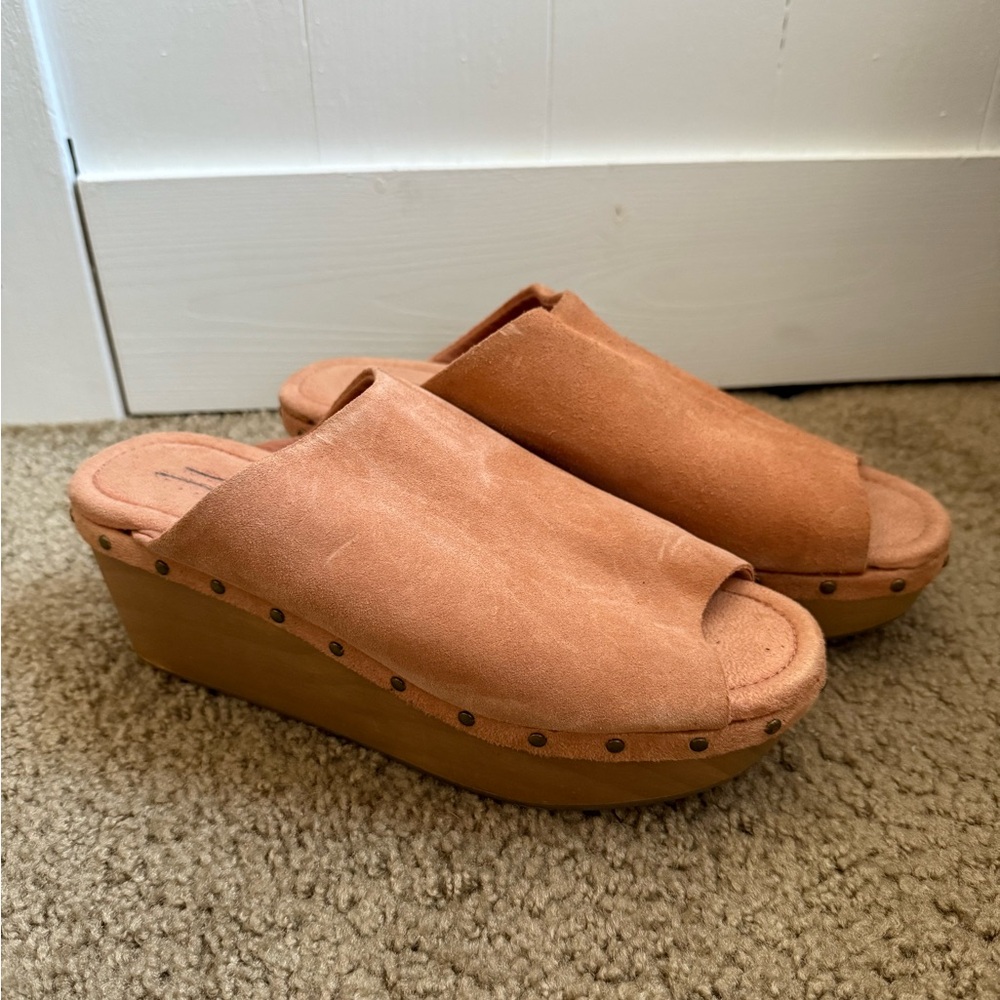 Urban Outfitters Karmen Chipmunk Clogs